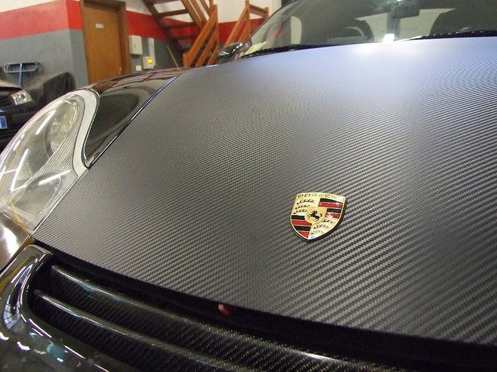 https://www.wrappingmilano.it/wp-content/uploads/2023/01/carbon_porche.jpg